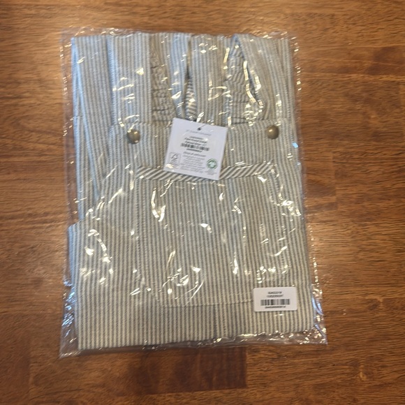 New with tags- Pehr Patch Pocket Overall size 3T - Picture 3 of 3